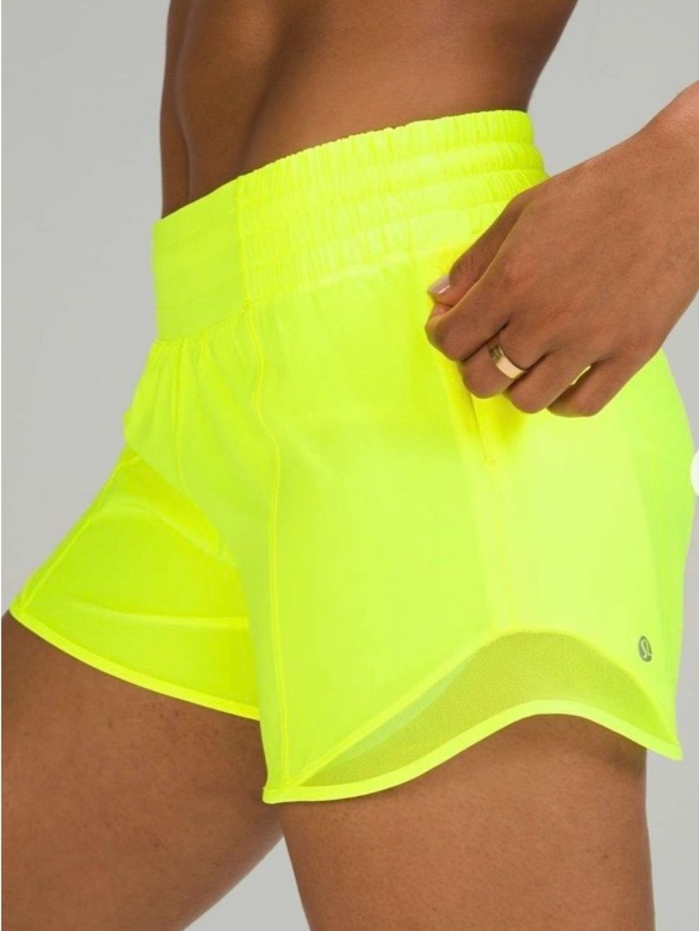 Lululemon Hotty Hot High-Rise Short 4” Highlight Yellow, Size 6, W7AW7T, EUC - Picture 3 of 11
